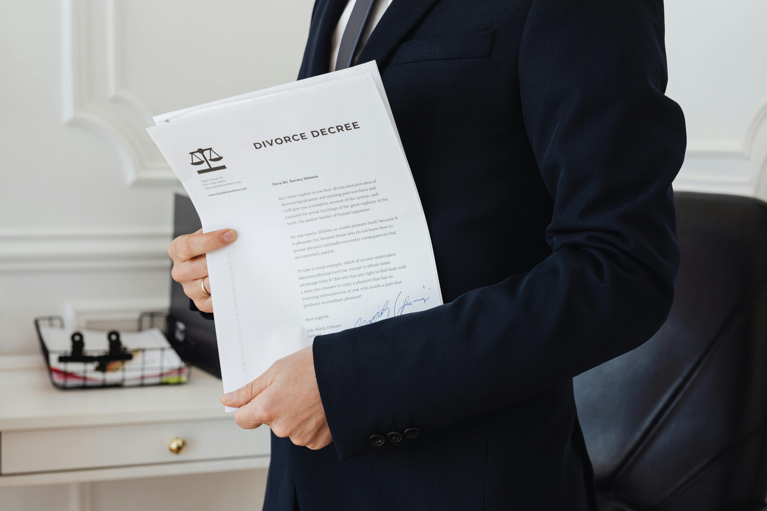 Certified legal translation multilingual contracts for law firm compliance - Fradelia Agency expertise.